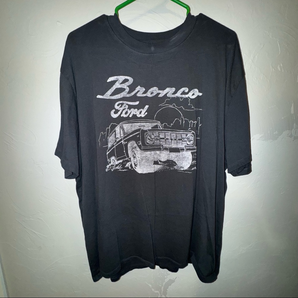 Abercrombie bronco tee